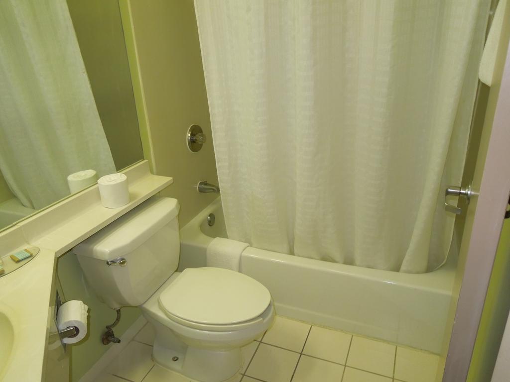 Travelodge - Cincinnati Sharonville Quarto foto