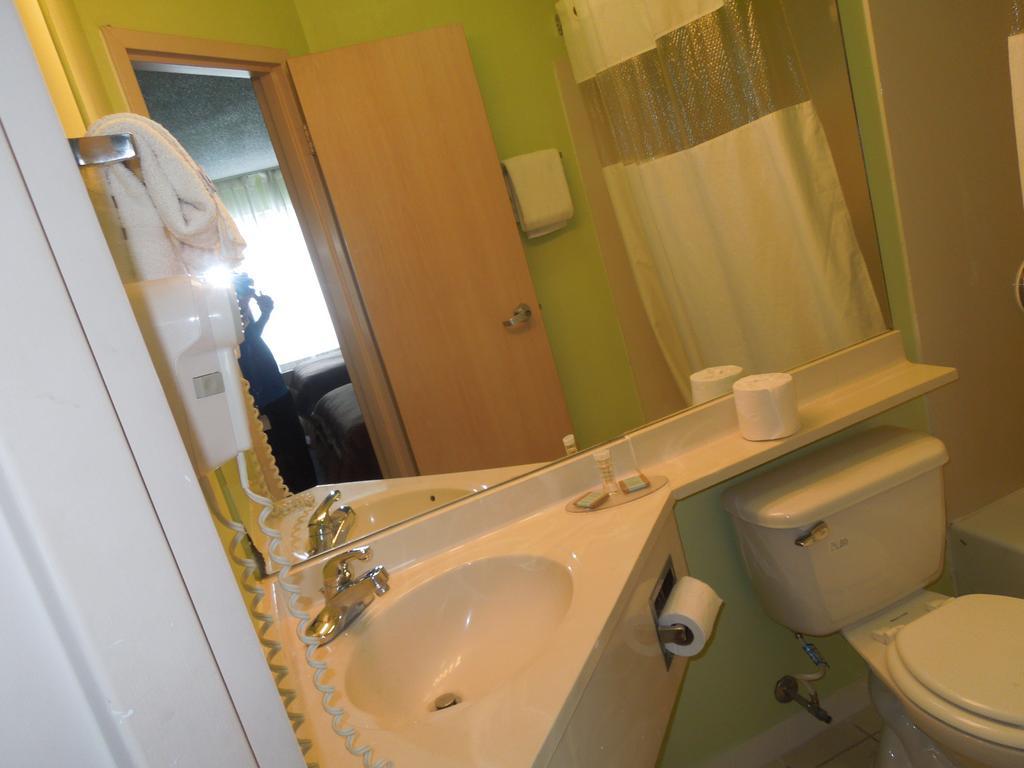 Travelodge - Cincinnati Sharonville Quarto foto